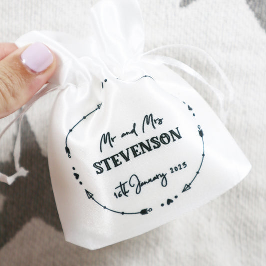 "Mr & Mrs" Arrow Wreath Design - Wedding Favour Gift Bags