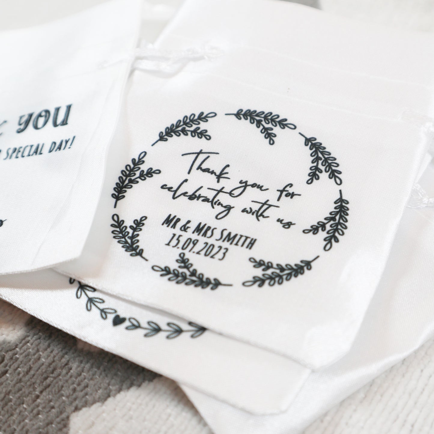 "Thank you for celebrating with us" Leaf Wreath Design - Wedding Favour Gift Bags