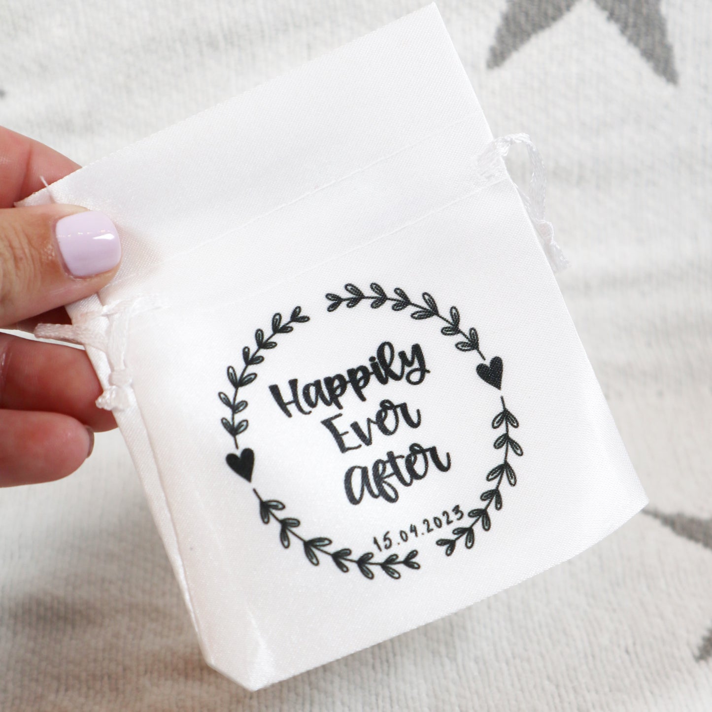 "Happily Ever After" Wreath Design - Wedding Favour Gift Bags