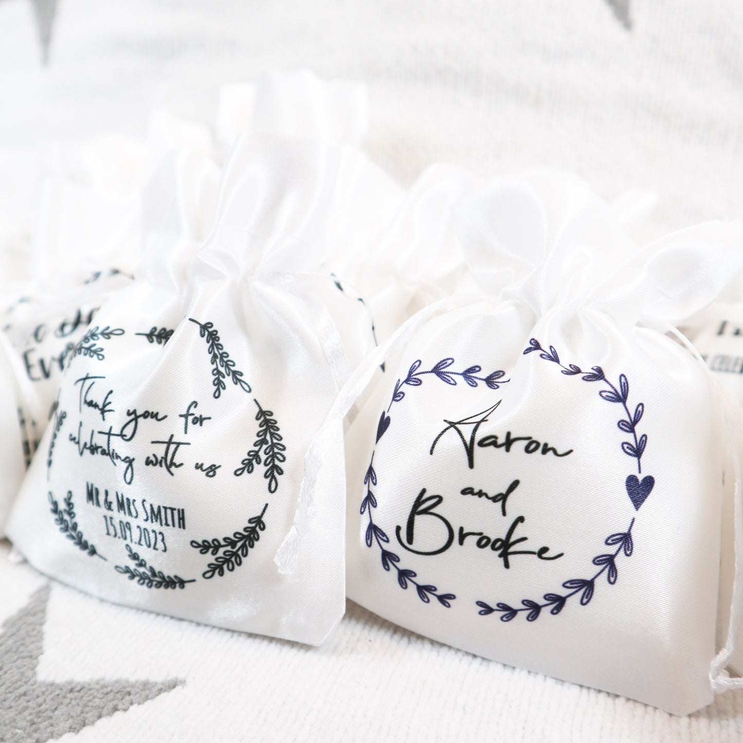 Personalised Name, Wreath Design - Wedding Favour Gift Bags