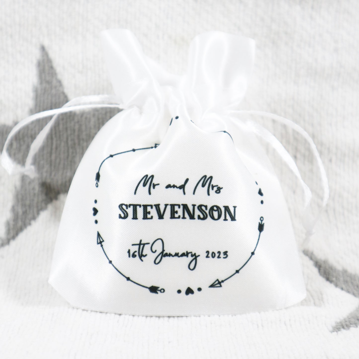 "Mr & Mrs" Arrow Wreath Design - Wedding Favour Gift Bags