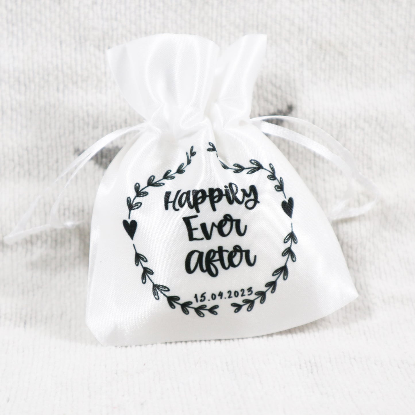 "Happily Ever After" Wreath Design - Wedding Favour Gift Bags