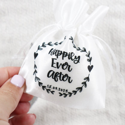 "Happily Ever After" Wreath Design - Wedding Favour Gift Bags