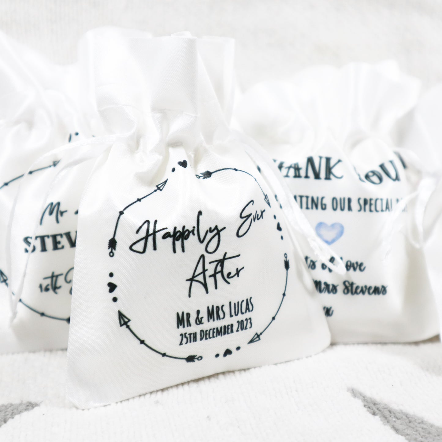 "Happily Ever After" Arrow Wreath Design - Wedding Favour Gift Bags